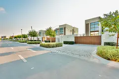 √ Single Row | Move-in Ready | Spacious Villa √