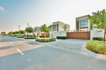 √ Single Row | Move-in Ready | Spacious Villa √