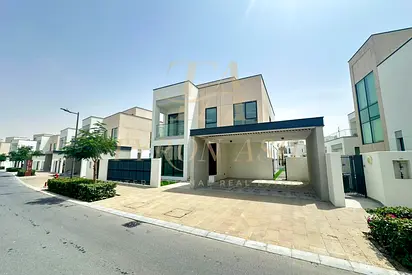 PRIME LOCATION | UNFURNISHED | PARK BACKING
