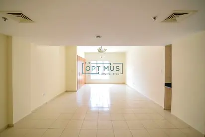 Rare Big Size Unit | Perfectly Maintained | Ready Vacant
