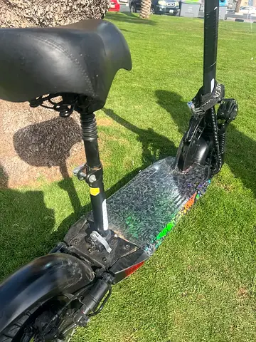 Electric Scooter with Seat — Used, Good Working Condition only this wire problem