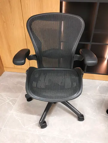 Selling for Herman Miller Areon classic chair size B size and C available