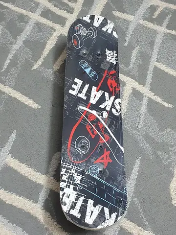 Skate board