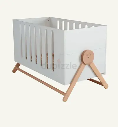 White Wooden Baby Crib / Bassinet with Natural Wood Stand