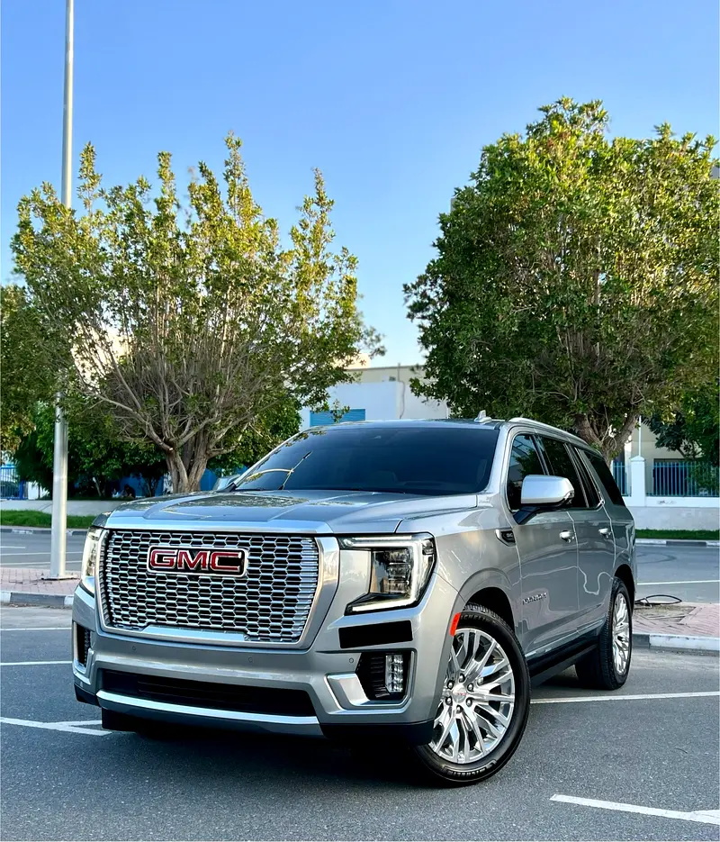 GMC Yukon 2023 — photo 1 of 20