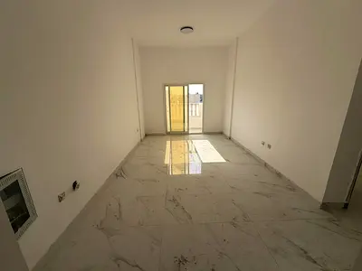 اول ساكن بنايه جديده   للايجار السنوى غرفه وصاله ماستر عائلات صيانه ع المالك تسهيلات بالدفعات