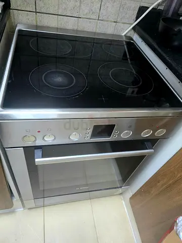 Bosch Electric Ceramic Cooktop with Built-in Oven — Excellent Working Condition