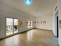 Exclusive I Closed Kitchen I Vacant on Transfer