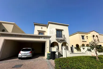 Landscaped | Vacant | Close to Community Pool/Park
