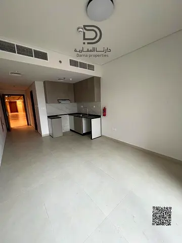 بقسط شهري فقط 2646 تملك إستديو جديد مع بلكونه في برج مخدم بالكامل من مسبح وجيم وباركينج خاص بالاستديو - في إمارة عجمان - منطقة العامرة قريب لمخرج دبي والشارقة