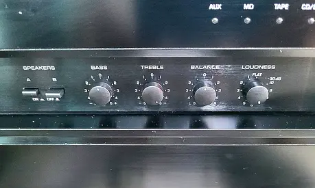 Yamaha stereo amplifier 230 volt like new