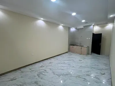 استوديو بالنعيمية قرب شارع الكويت شامل الفواتير والنت بدون شيكات 2300