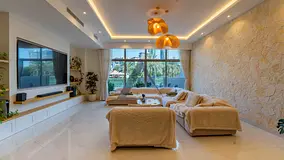 Upgraded Spacious | Park View | Vacant on Transfer