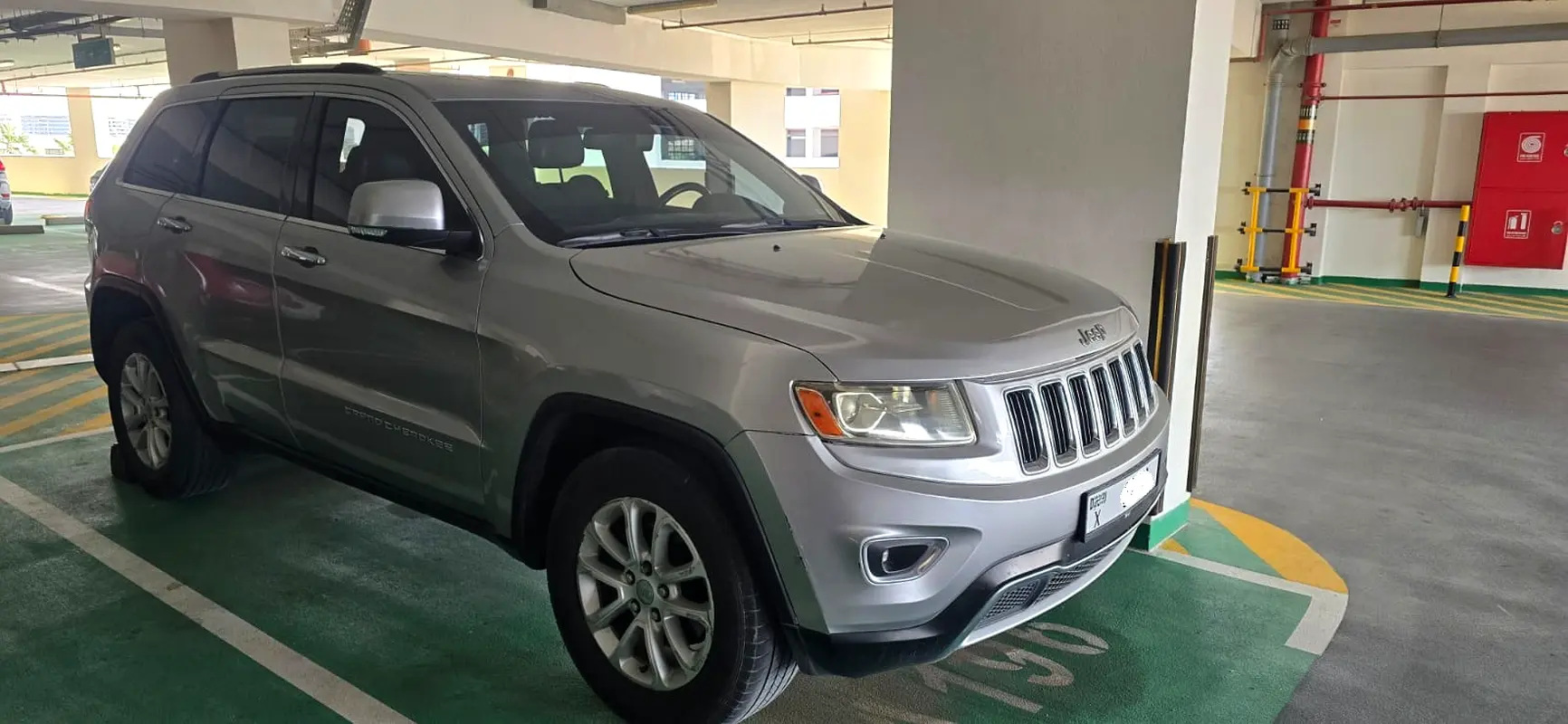 Jeep Grand Cherokee 2014 — photo 1 of 11