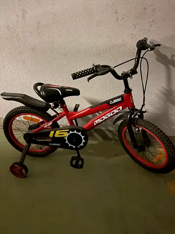 Red kids 16 classic bicycle - used few times, excellent condition original price 380