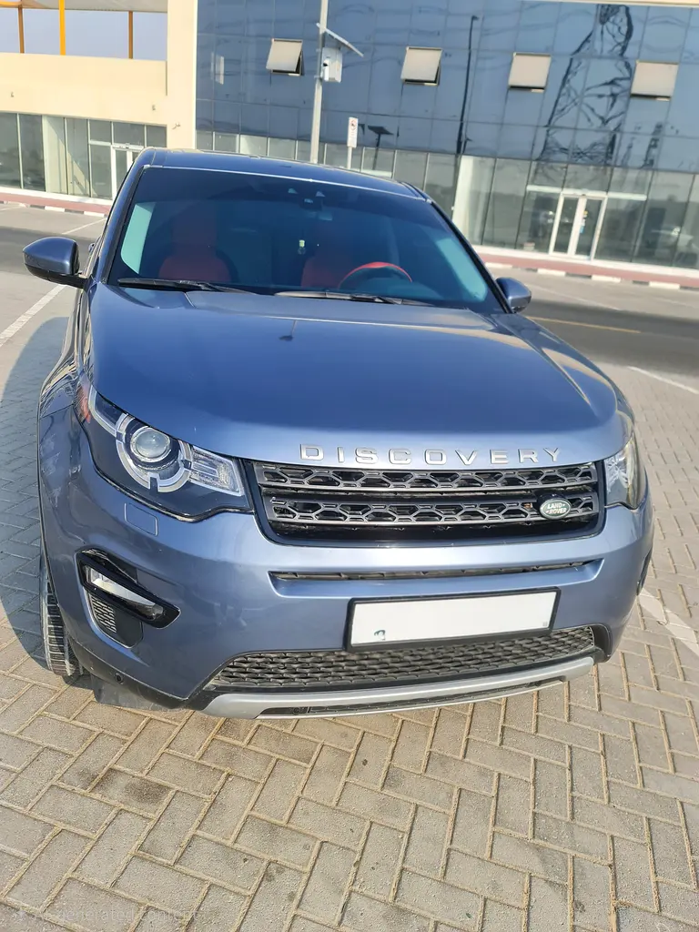 Land Rover Discovery Sport 2019 — photo 1 of 20