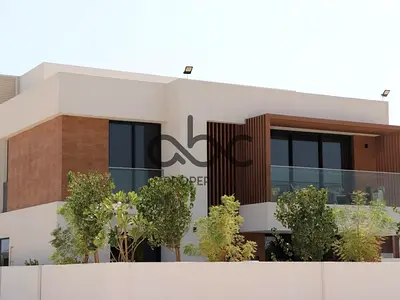 Luxurious 5BR +M | Private Pool | Ideal Location