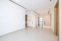 Single Row | Standard Unit | Prime Location