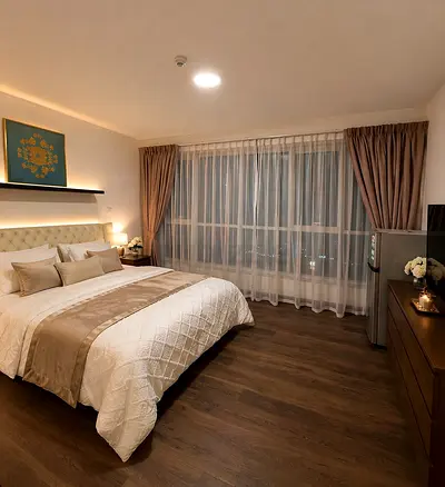 High-End Room in Penthouse | Jacuzzi Bathroom | Full Marina View