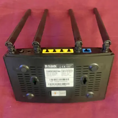D-Link Wireless Router (4 Antennas) - Good Working Condition