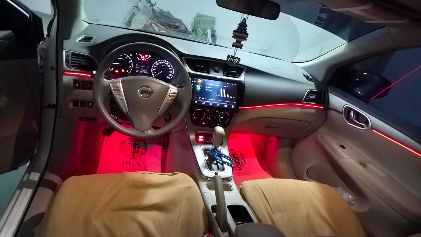 Nissan Sentra 2018 — photo 1 of 13