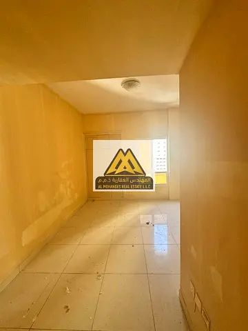 غرفة وصالة واسعة للإيجار في النعيمية 1 عجمان، 2 حمام، تكييف مركزي، موقع مميز قرب مدرسة الحكمة، 29000 سنوياً 4 دفعات