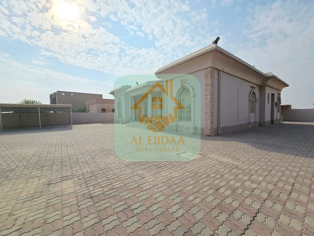 Huge Plot Villa - 5BR + Maid For Sale - Locals Ownership Only