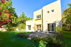 Lake Facing | 4 Bedrooms | Quiet Location