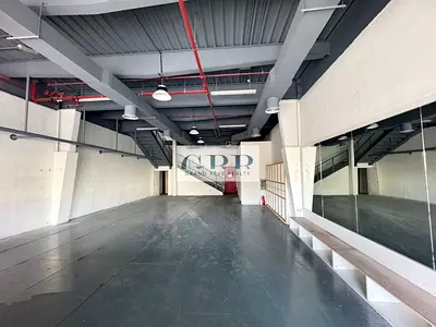 Premium Commercial Warehouse | Prime Location | Ideal for Sports, Retail or Showroom
