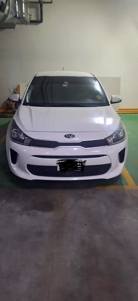 Kia Rio 2018 — photo 1 of 8