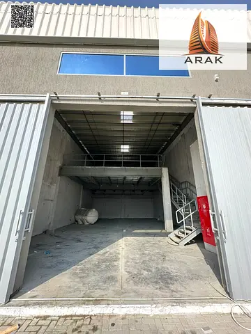 🏭 فرصة ذهبية للإيجار في موقع استراتيجي – الجرف الصناعية 3، عجمان