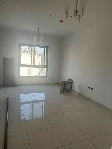 مبنى سكني جديد للإيجار في عجمان – الراشدية 2 | فرصة استثمارية قوية بعائد مميز
