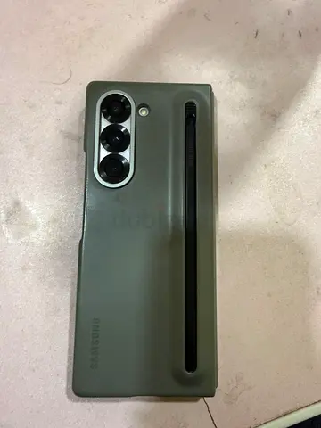 Samsung Galaxy Z Fold 6 (with protective case) - good condition