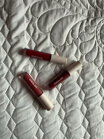 Lipstick SHE GLAM shiny lip stains