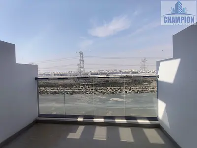 غرفة نوم واحدة مطلة على الطريق | شرفة | حمام سباحة وصالة ألعاب رياضية | L'Horizon Residence Warsan 4