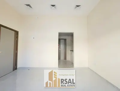 Specious Studio/Family Building/No Deposit/Near Ambassador School