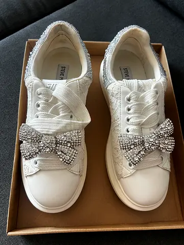 Steve madden white sneakers- size 39