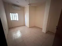 Large studio apartment with separate kitchen, suitable for families, close to the Corniche. Maintena