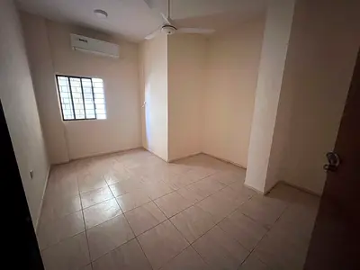 استديو مساحه كبيرة مطبخ منفصل عائلات قريب للكورنيش صيانه ع المالك تسهيلات بالدفعات