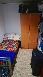 Maid room available for a working lady in Madinat Zayed near HSBC / DIB / NMC area