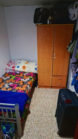 Maid room available for a working lady in Madinat Zayed near HSBC / DIB / NMC area