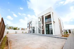 Negotiable|Single Row Corner 5BR+M|Prime Location