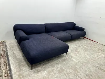 Excellent condition the loom collection lshape sofa