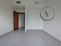 Lavish and beautiful 2bhk apartment in 40k in al. Khan area.