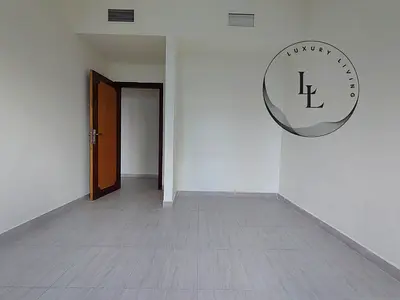 Lavish and beautiful 2bhk apartment in 40k in al. Khan area..