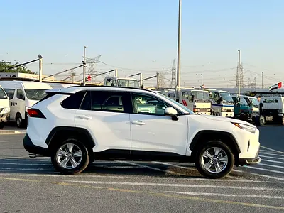 صورة 9 لـ 2025 Toyota RAV 4