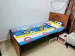 1050 AED - Executive Bed Space - Rolla Street , AL RAFF, BURDUBAI