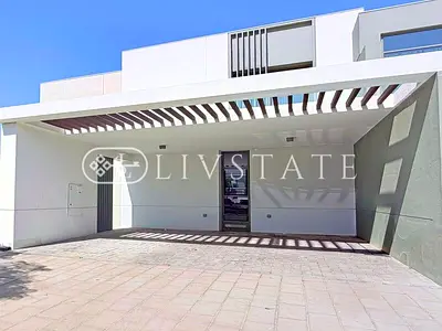 Modern 4BR Villa | Vacant | Landscaped Garden