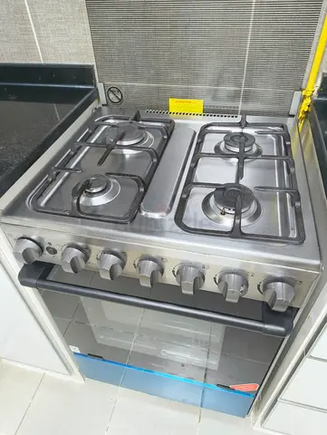 Stainless Steel 4-Burner Gas Cooker with Oven - Good Working Condition