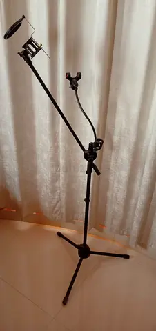 Microphone stand with mobile holder